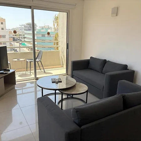 Aparthotel Sunflower 3*