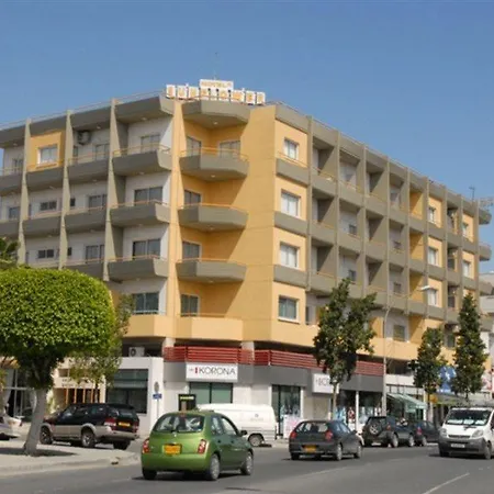 Aparthotel Sunflower 3*