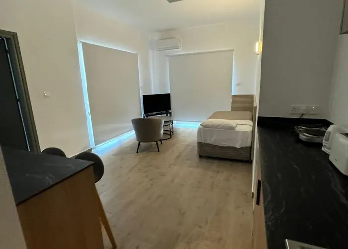 Sunflower Aparthotel 3*